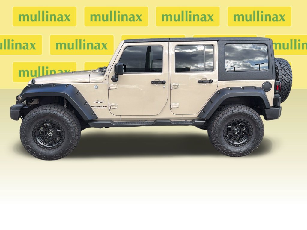 Used 2016 Jeep Wrangler Unlimited Sahara w/ Max Tow Package AWD/4WD image 11