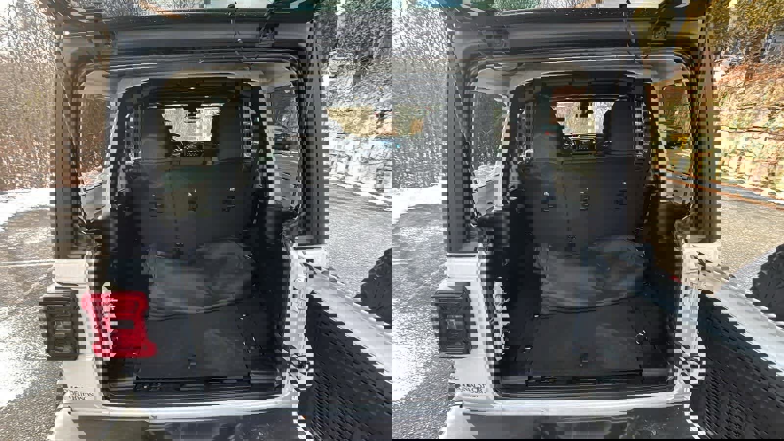 Used 2025 Jeep Wrangler Unlimited Rubicon image 29