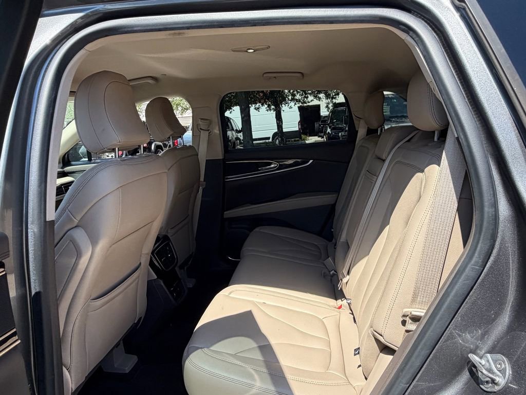 Certified 2022 Lincoln Nautilus FWD w/ Premium Package image 12