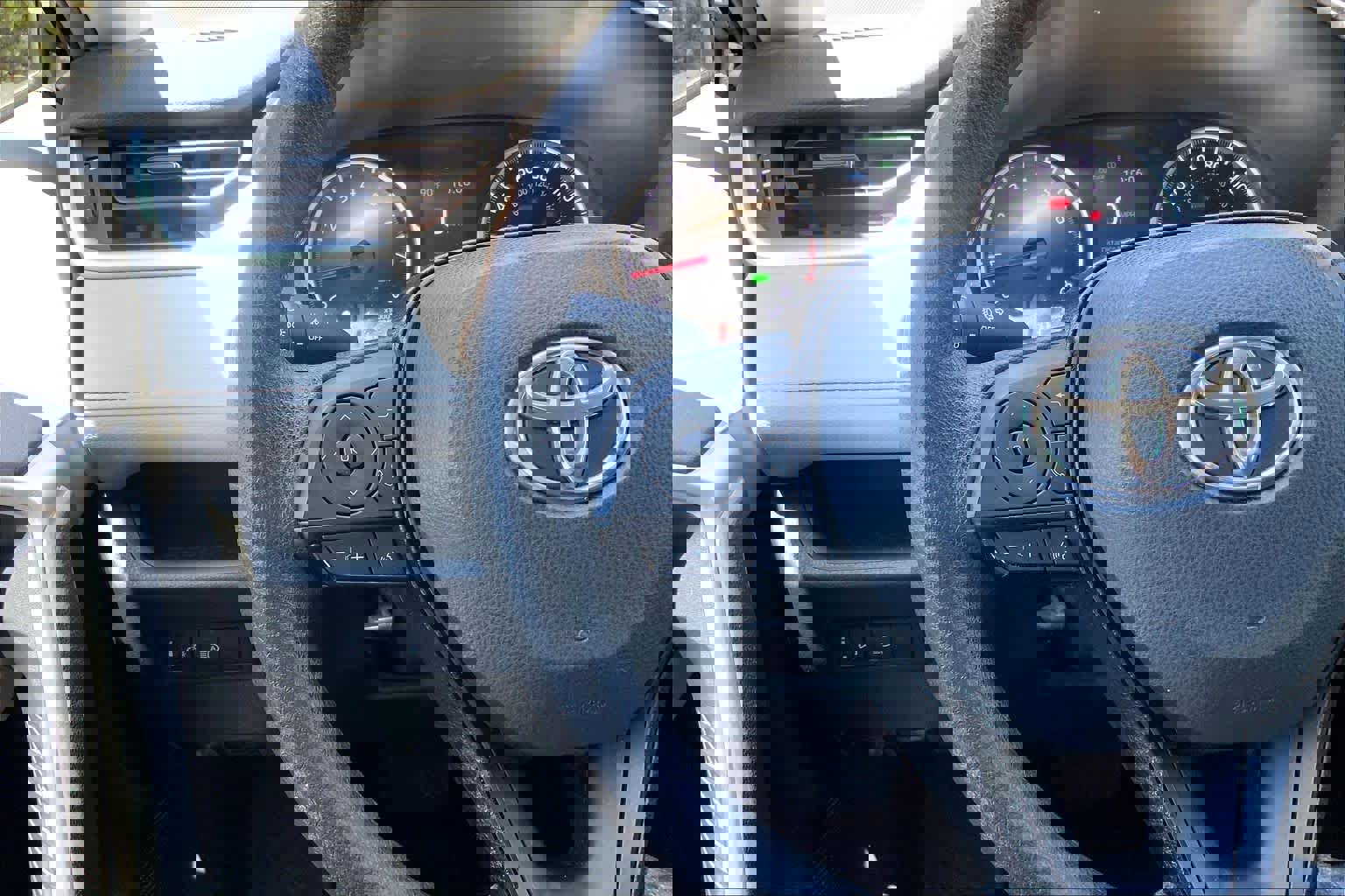 Used 2019 Toyota RAV4 XLE image 24