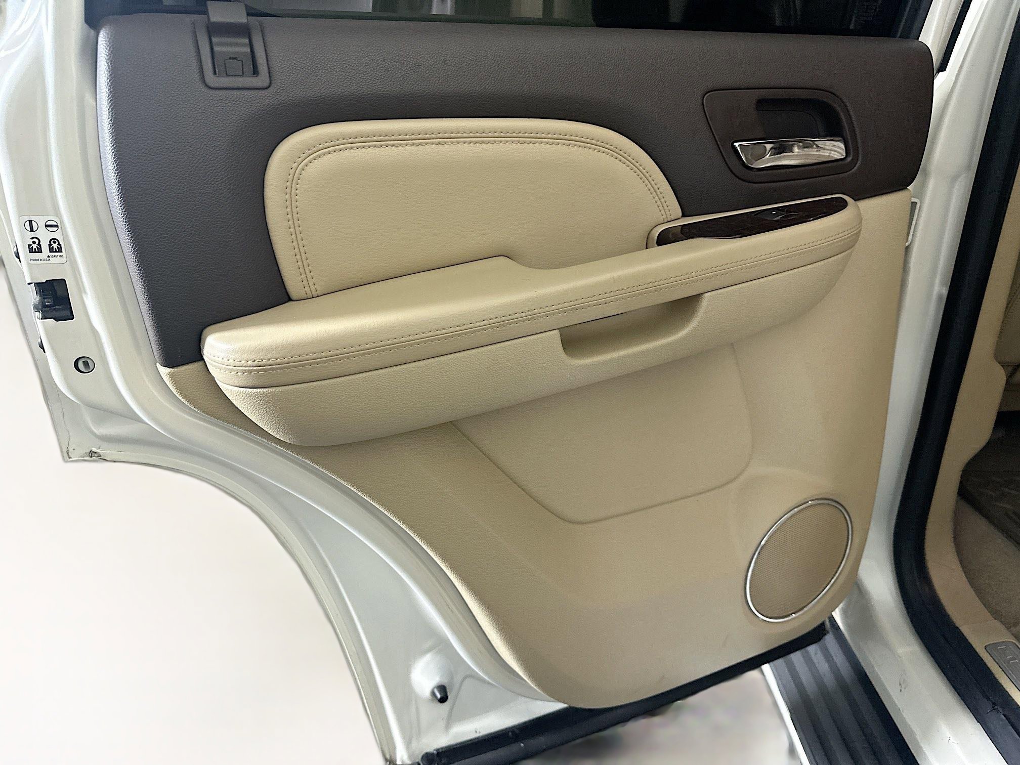 Used 2013 GMC Yukon Denali RWD image 28