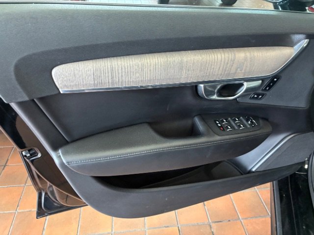 Used 2023 Volvo S90 B6 Plus image 14