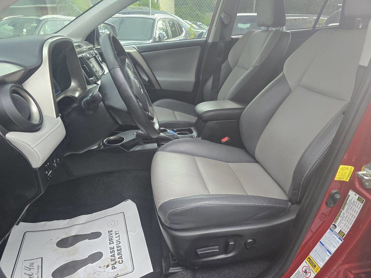 Used 2015 Toyota RAV4 Limited image 29