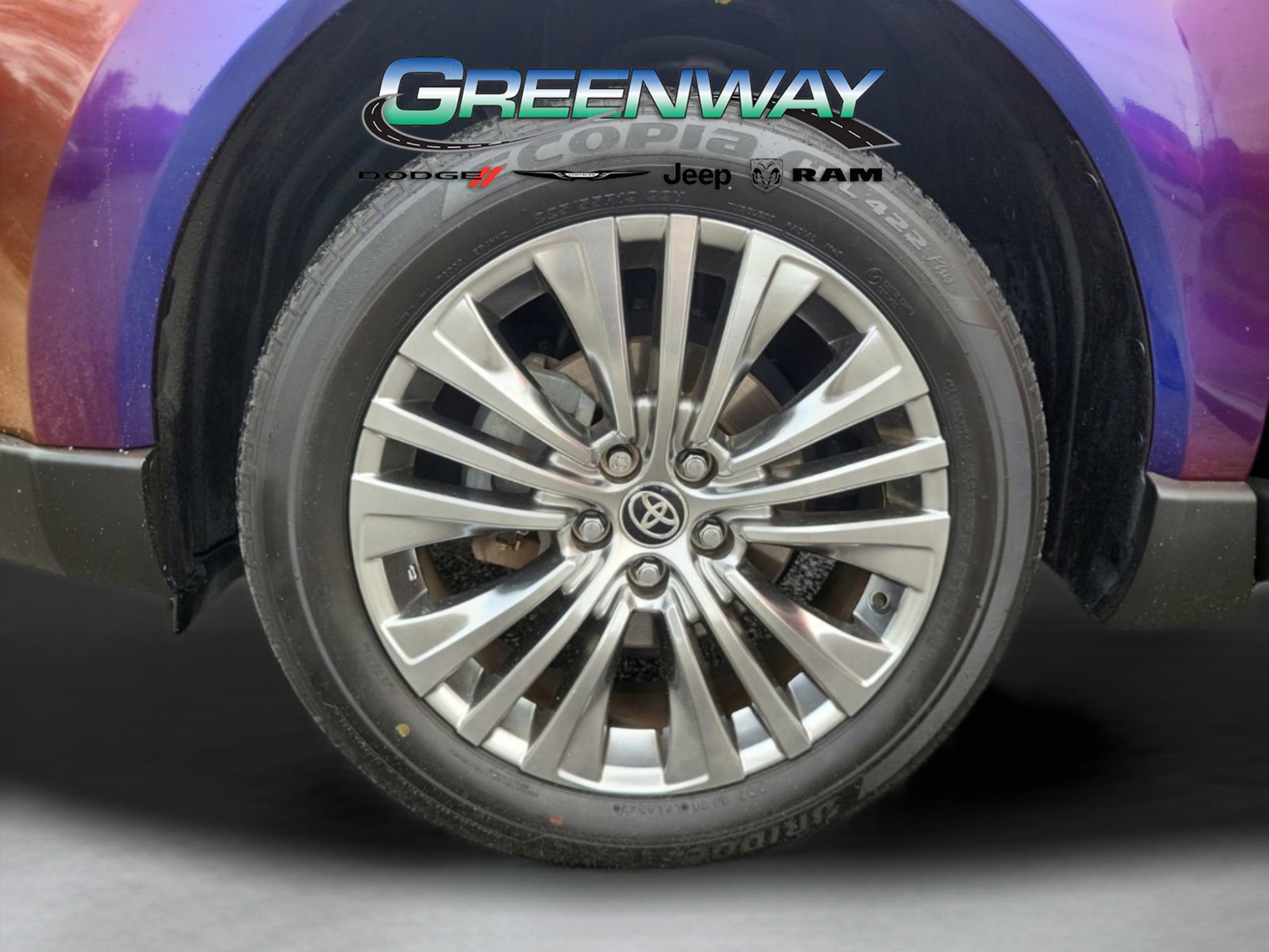 Used 2024 Toyota Venza Limited image 31