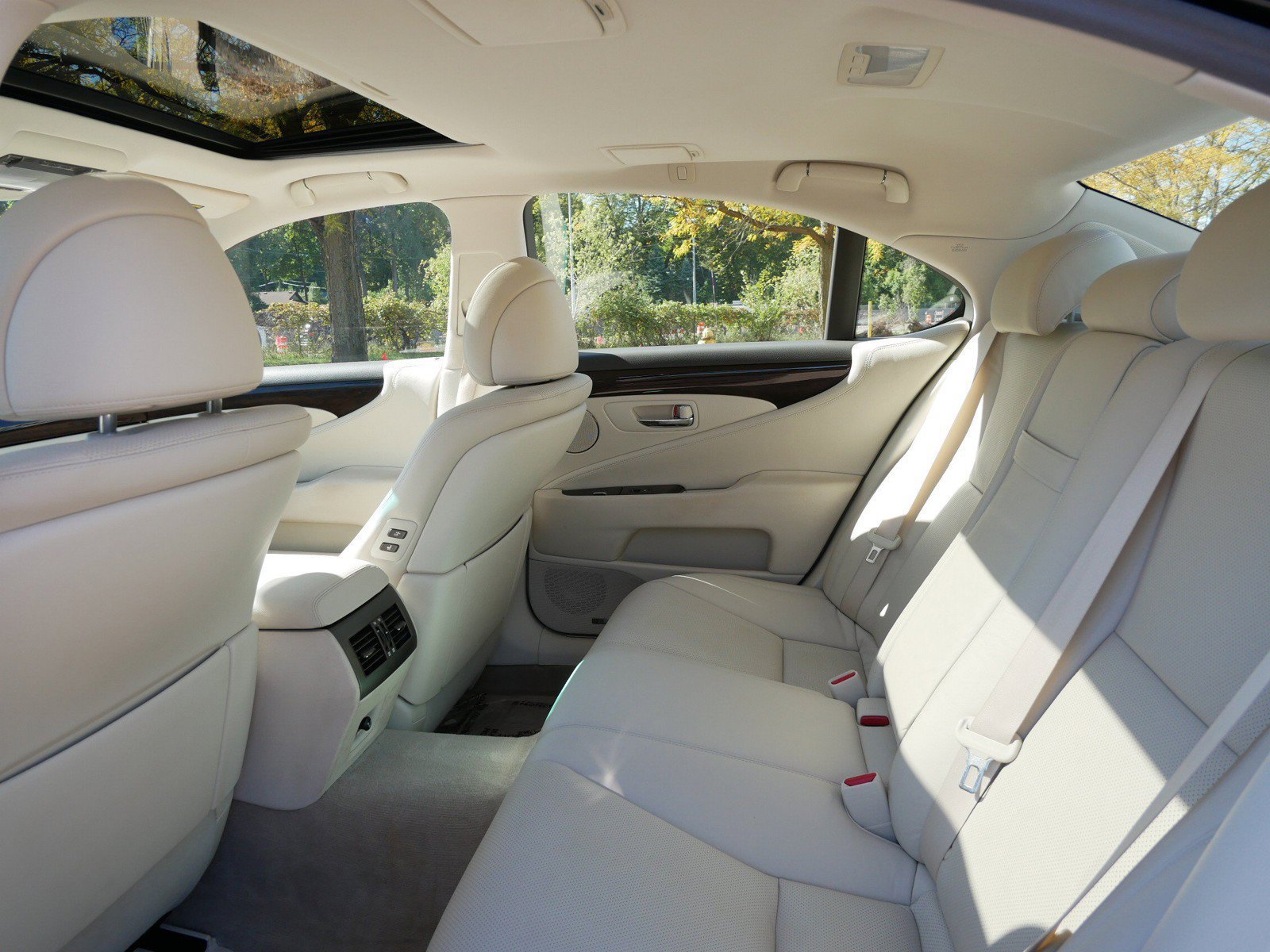 Used 2008 Lexus LS 460 RWD image 9