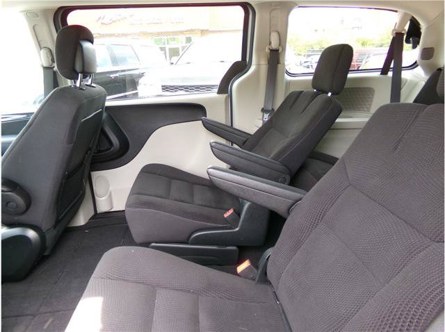 Used 2017 Dodge Grand Caravan SE FWD image 8
