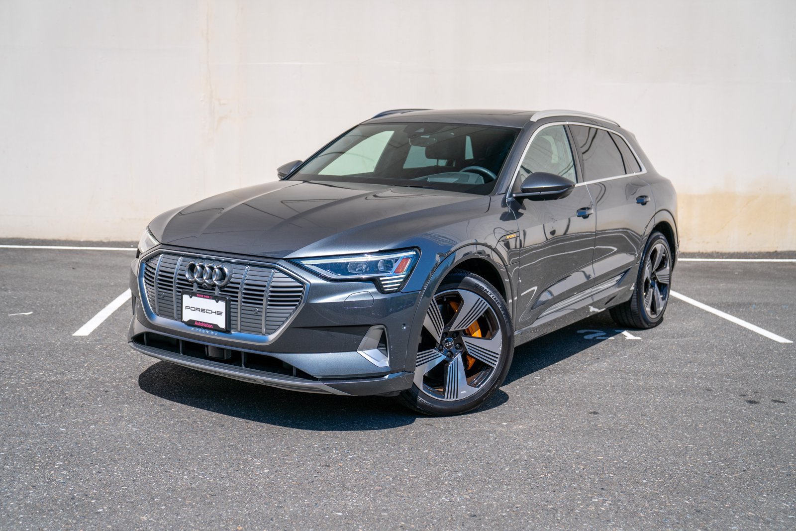 Used 2019 Audi e-tron Prestige w/ Prestige Package AWD/4WD image 1