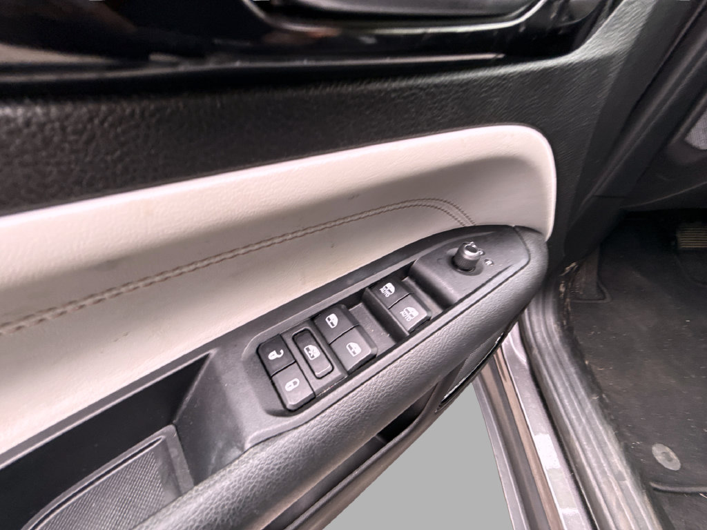 Used 2023 Jeep Compass Limited AWD/4WD image 15