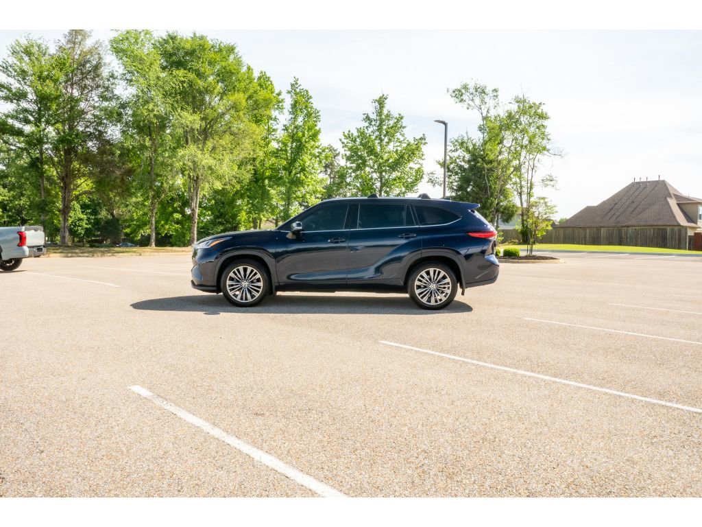 Used 2021 Toyota Highlander Platinum AWD/4WD image 8