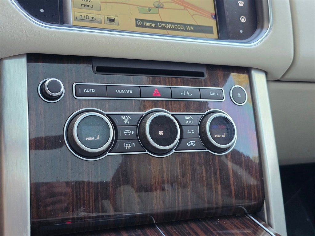 Used 2016 Land Rover Range Rover HSE image 15