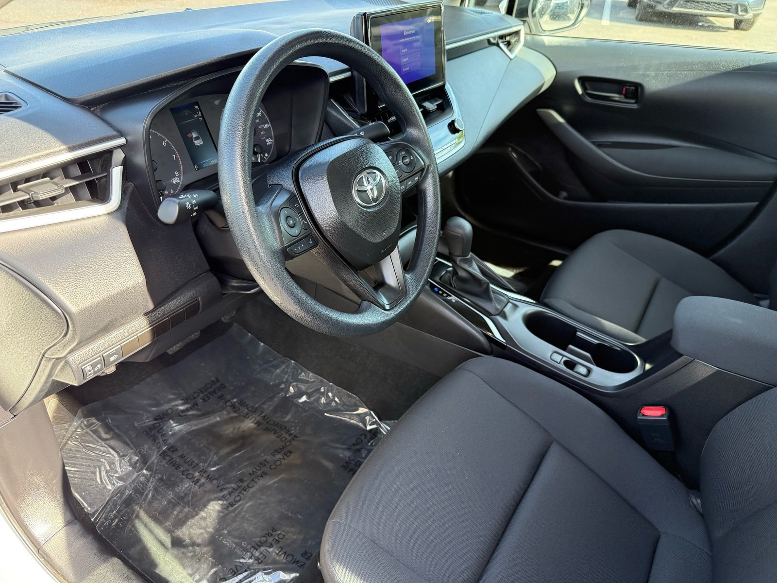 Used 2025 Toyota Corolla LE FWD image 12