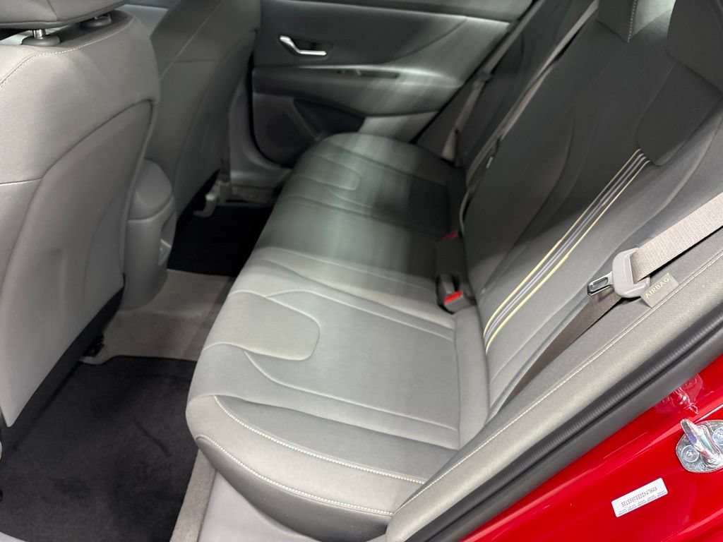 Used 2025 Hyundai Elantra Sport FWD image 18