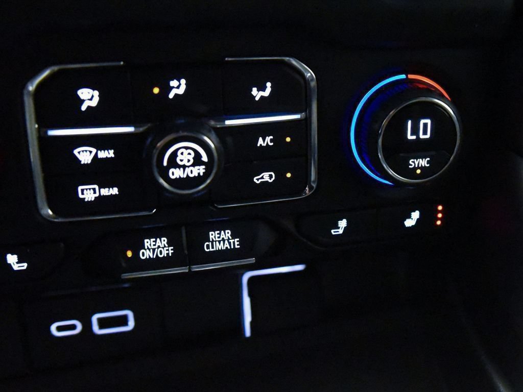 Used 2021 Chevrolet Tahoe Z71 AWD/4WD image 40