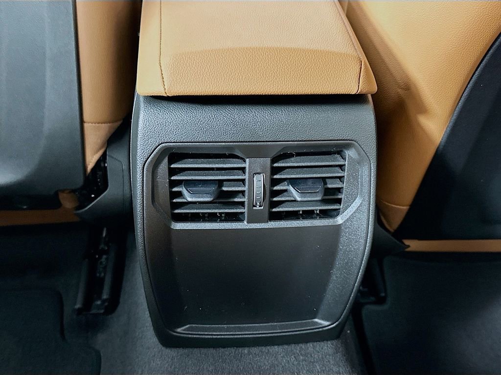 Used 2026 BMW 230i 230i w/ Convenience Package image 18