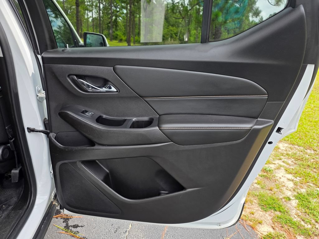 Used 2021 Chevrolet Traverse LT FWD image 22
