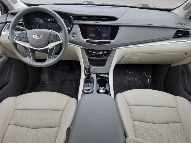 Used 2023 Cadillac XT5 Premium Luxury FWD image 9