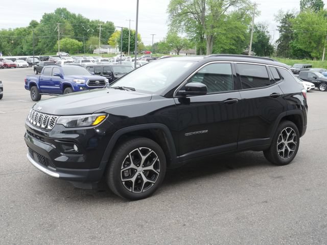 Used 2024 Jeep Compass Limited AWD/4WD image 7