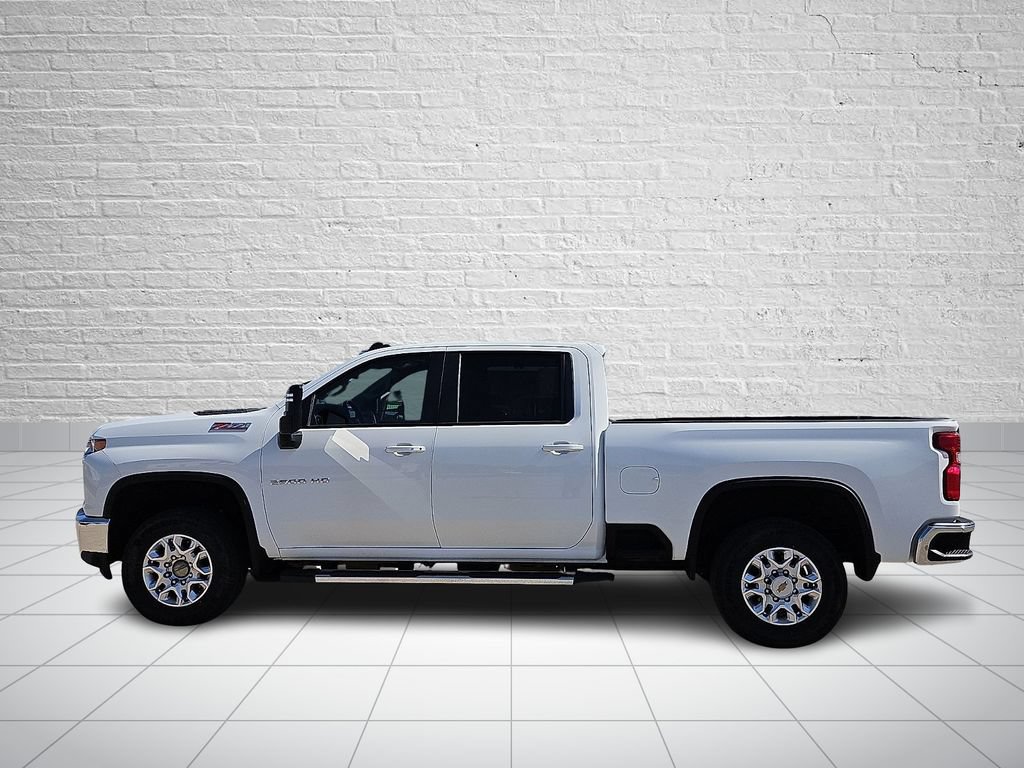 Used 2023 Chevrolet Silverado 2500 LT w/ Convenience Package AWD/4WD image 2