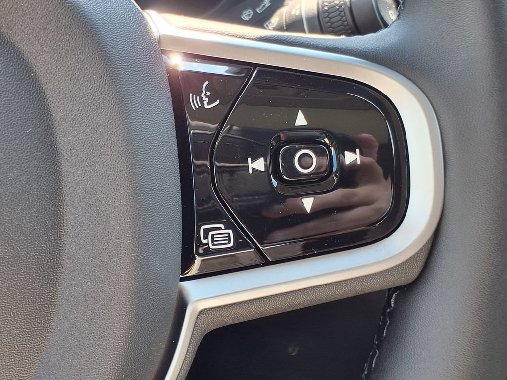 New 2026 Volvo XC60 B5 Plus w/ Protection Package Premier AWD/4WD image 24