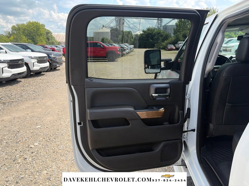 Used 2017 Chevrolet Silverado 2500 LTZ w/ Duramax Plus Package AWD/4WD image 20