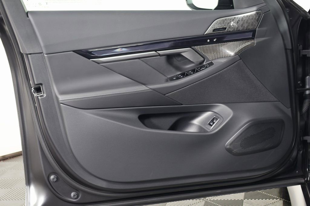 New 2027 BMW M5 Touring AWD/4WD image 7