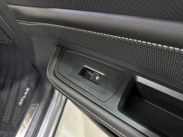 New 2026 Volkswagen Atlas Cross Sport SEL image 39