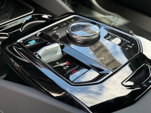 New 2026 BMW i5 eDrive40 w/ M Sport Package image 24