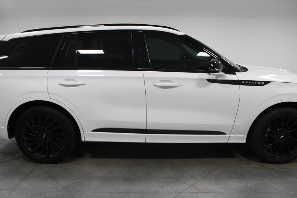 Used 2023 Lincoln Aviator Reserve w/ Jet Appearance Package AWD/4WD image 10