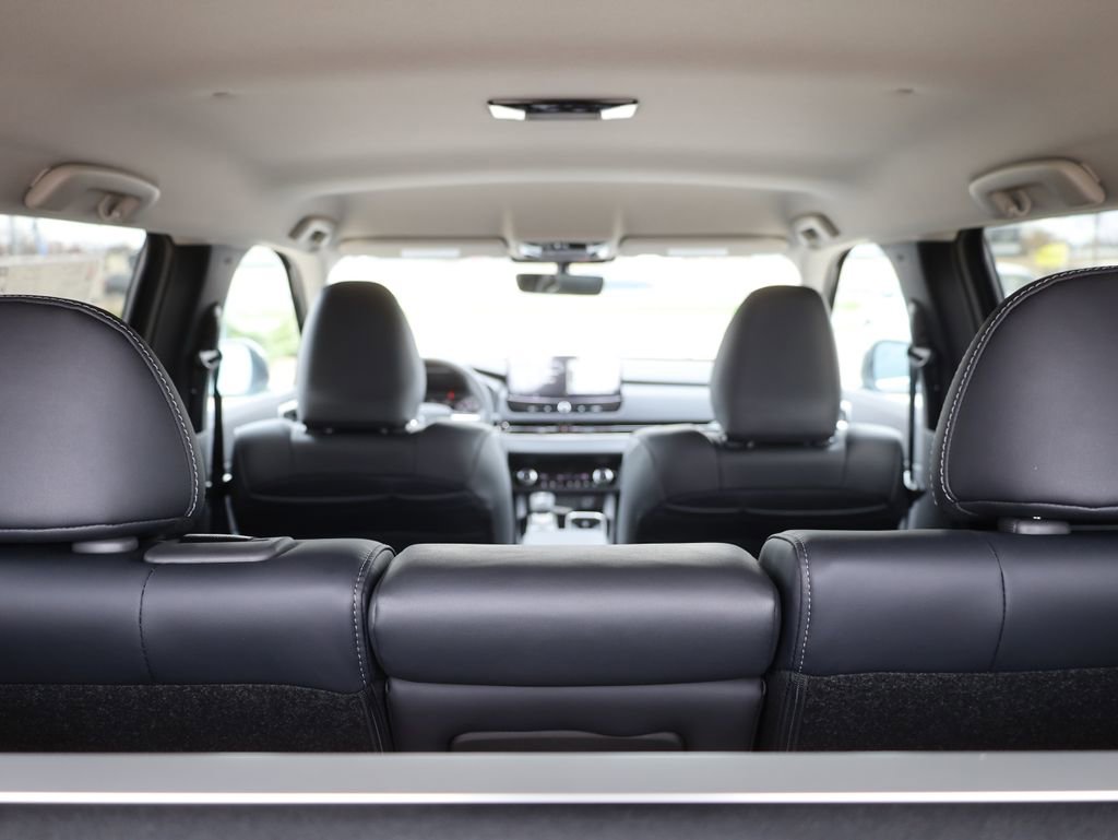 New 2025 Mitsubishi Outlander SE image 28