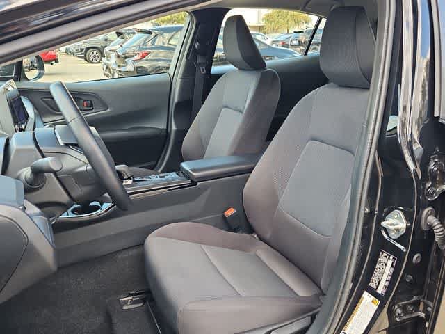 Used 2025 Toyota Prius LE FWD image 14