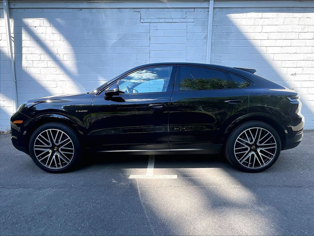 Certified 2026 Porsche Cayenne E-Hybrid Coupe AWD/4WD image 2