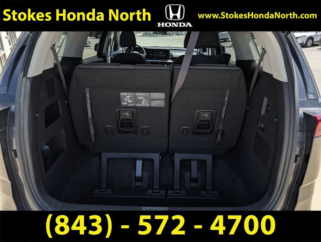 Used 2023 Kia Carnival LX FWD image 17