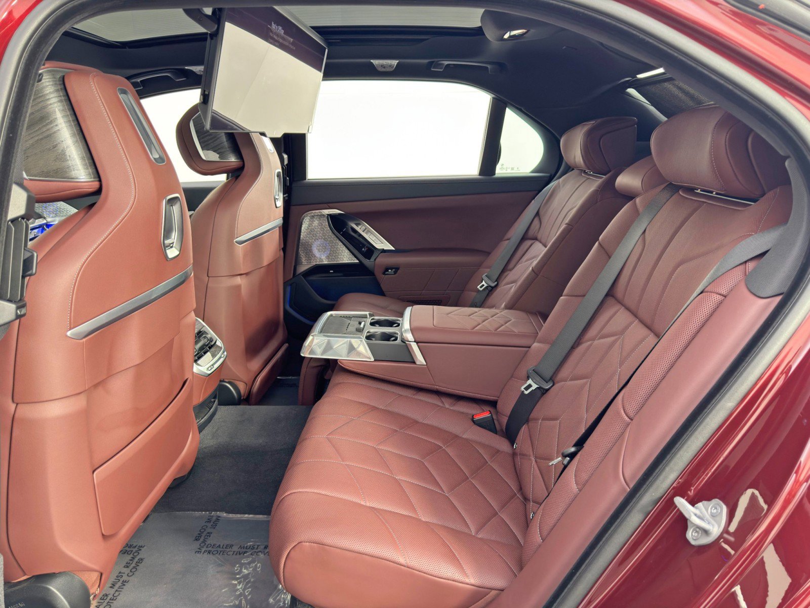 Used 2024 BMW i7 xDrive60 image 50