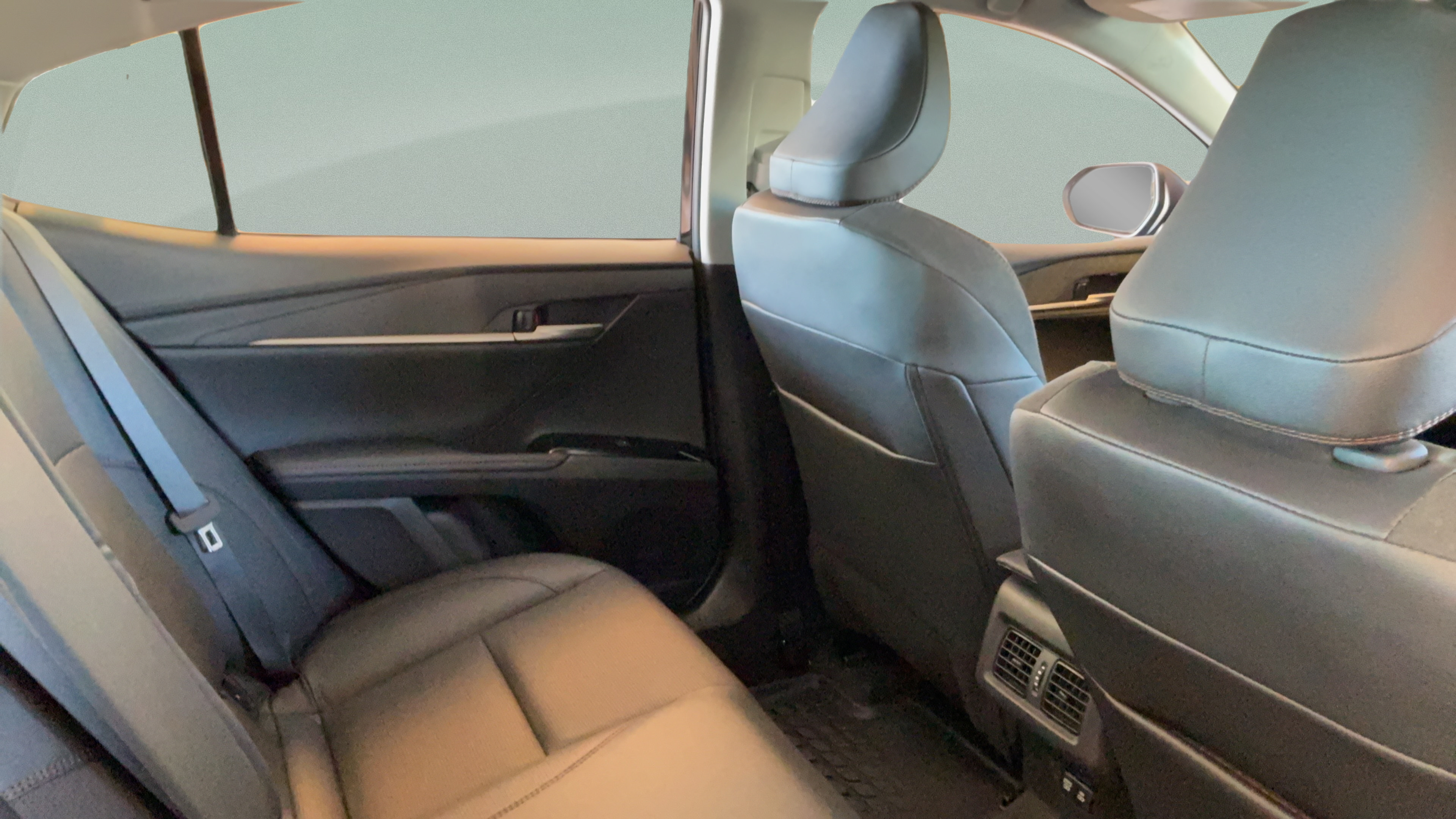 Used 2026 Toyota Camry XLE AWD/4WD image 30