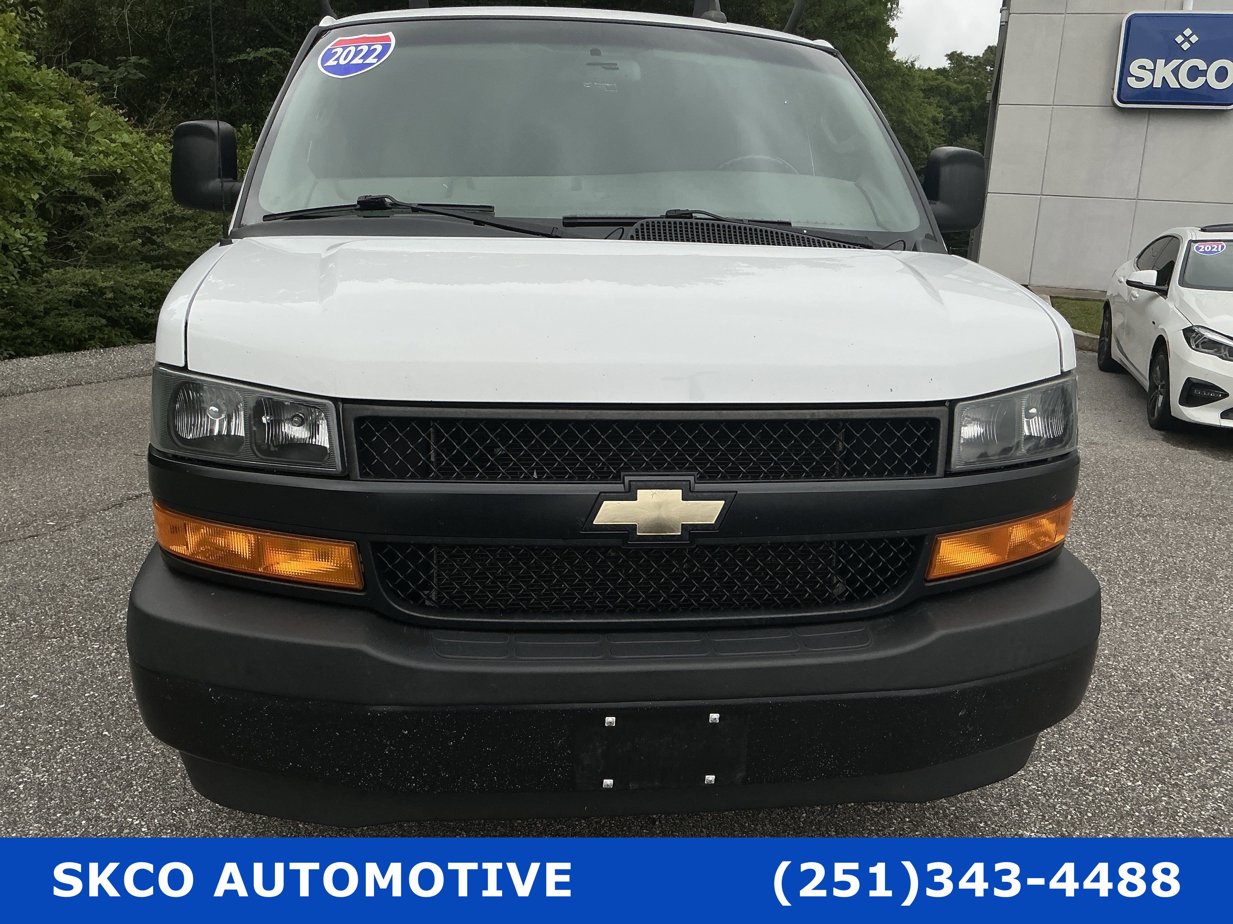 Used 2022 Chevrolet Express 2500 w/ Driver Convenience Package RWD image 8