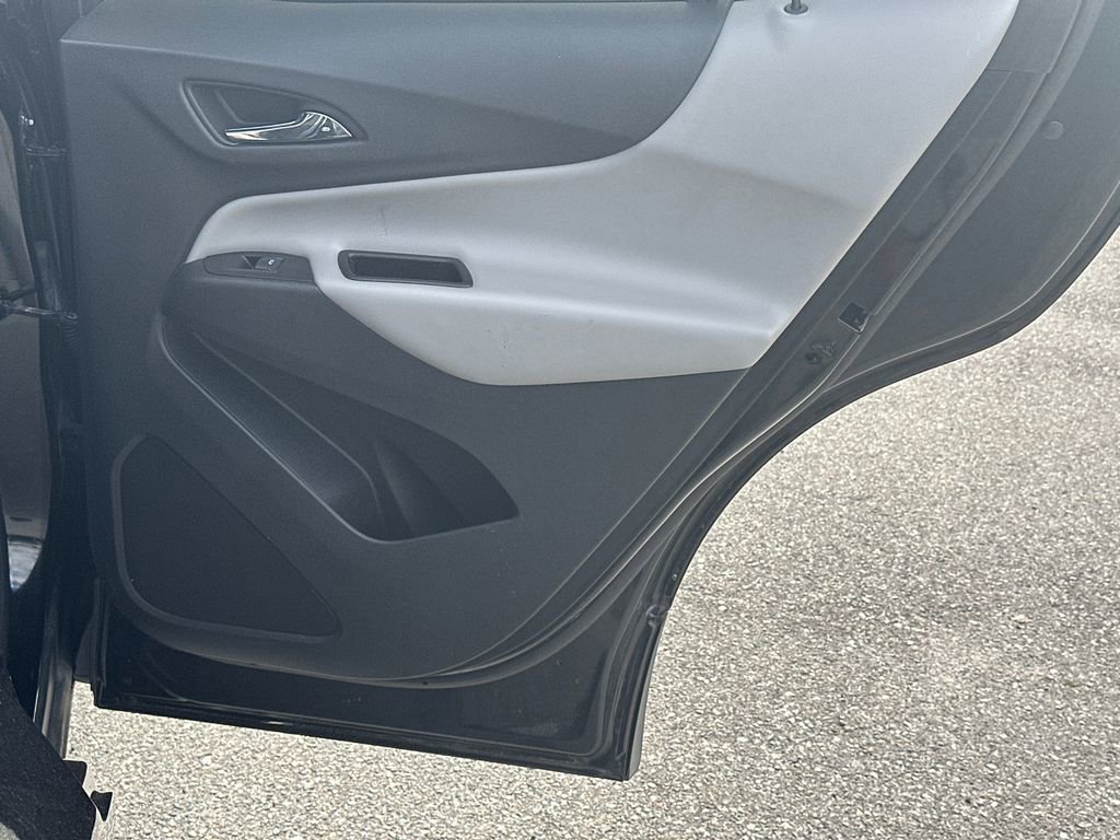 Used 2018 Chevrolet Equinox LS FWD image 16
