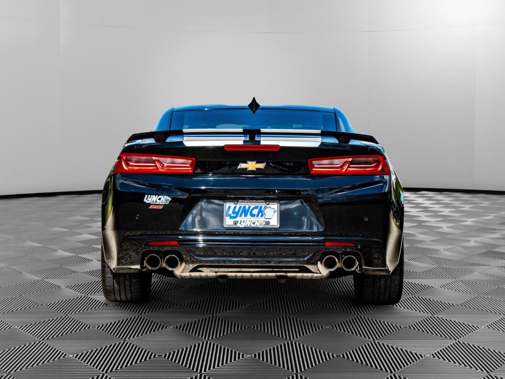 Used 2016 Chevrolet Camaro SS RWD image 3
