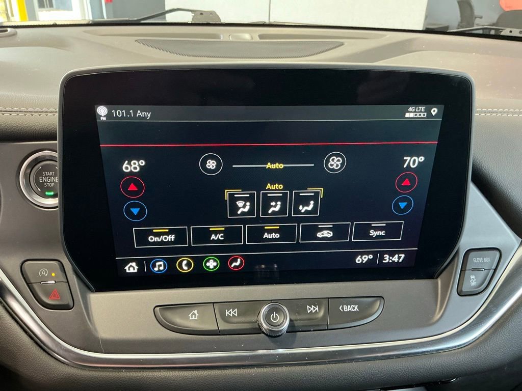 Used 2025 Chevrolet Blazer LT FWD image 24