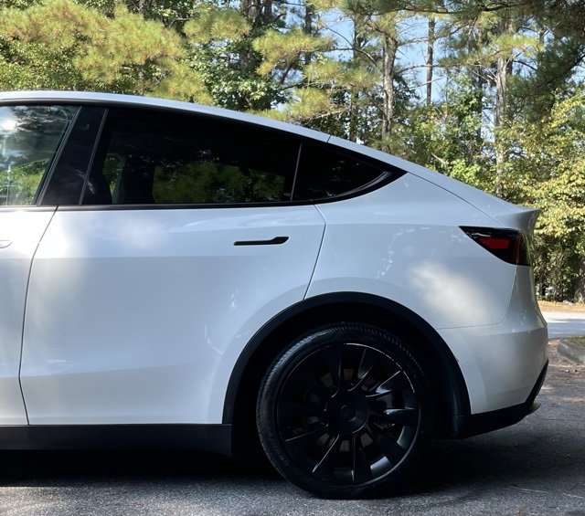 Used 2021 Tesla Model Y Long Range image 6
