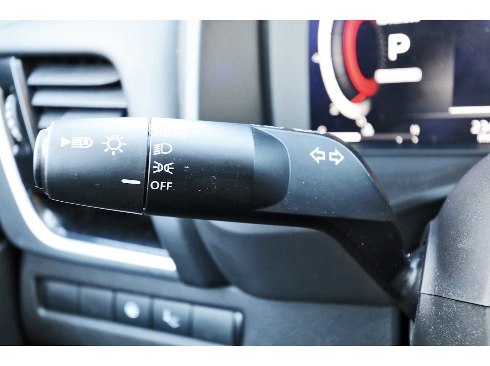 Used 2025 Nissan Rogue SL w/ Tech Package image 17