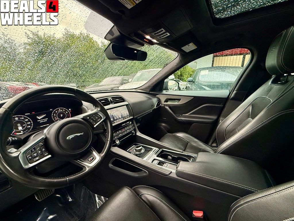 Used 2019 Jaguar F-PACE S AWD/4WD image 14