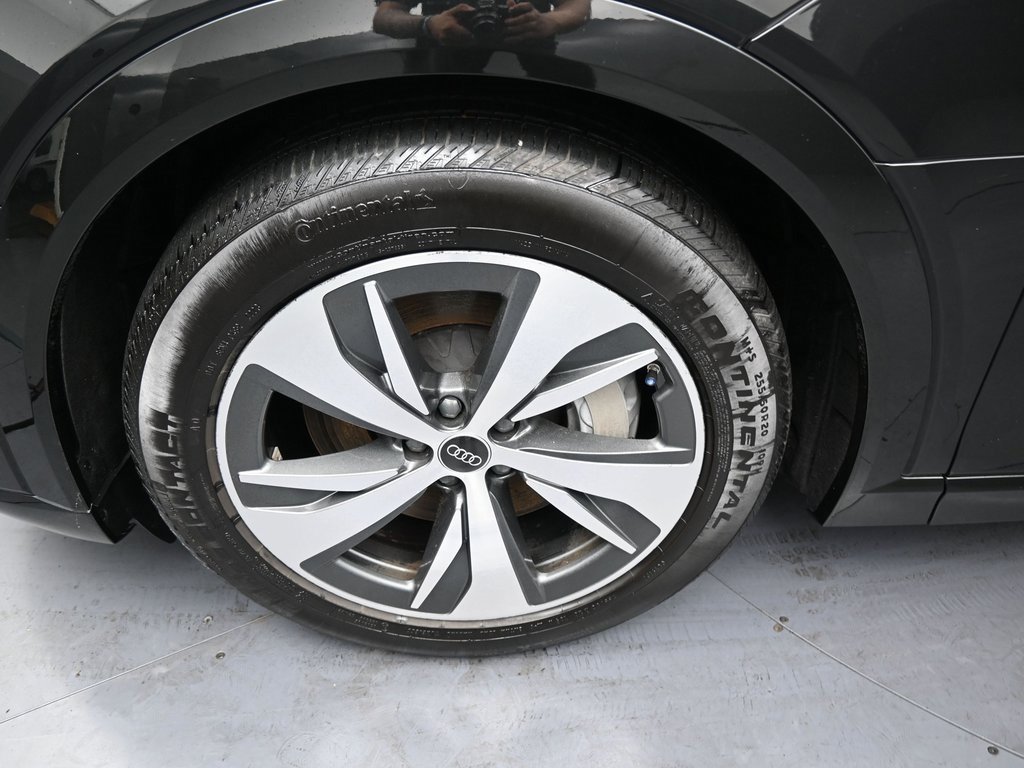 Used 2024 Audi Q8 e-tron Premium Plus image 47