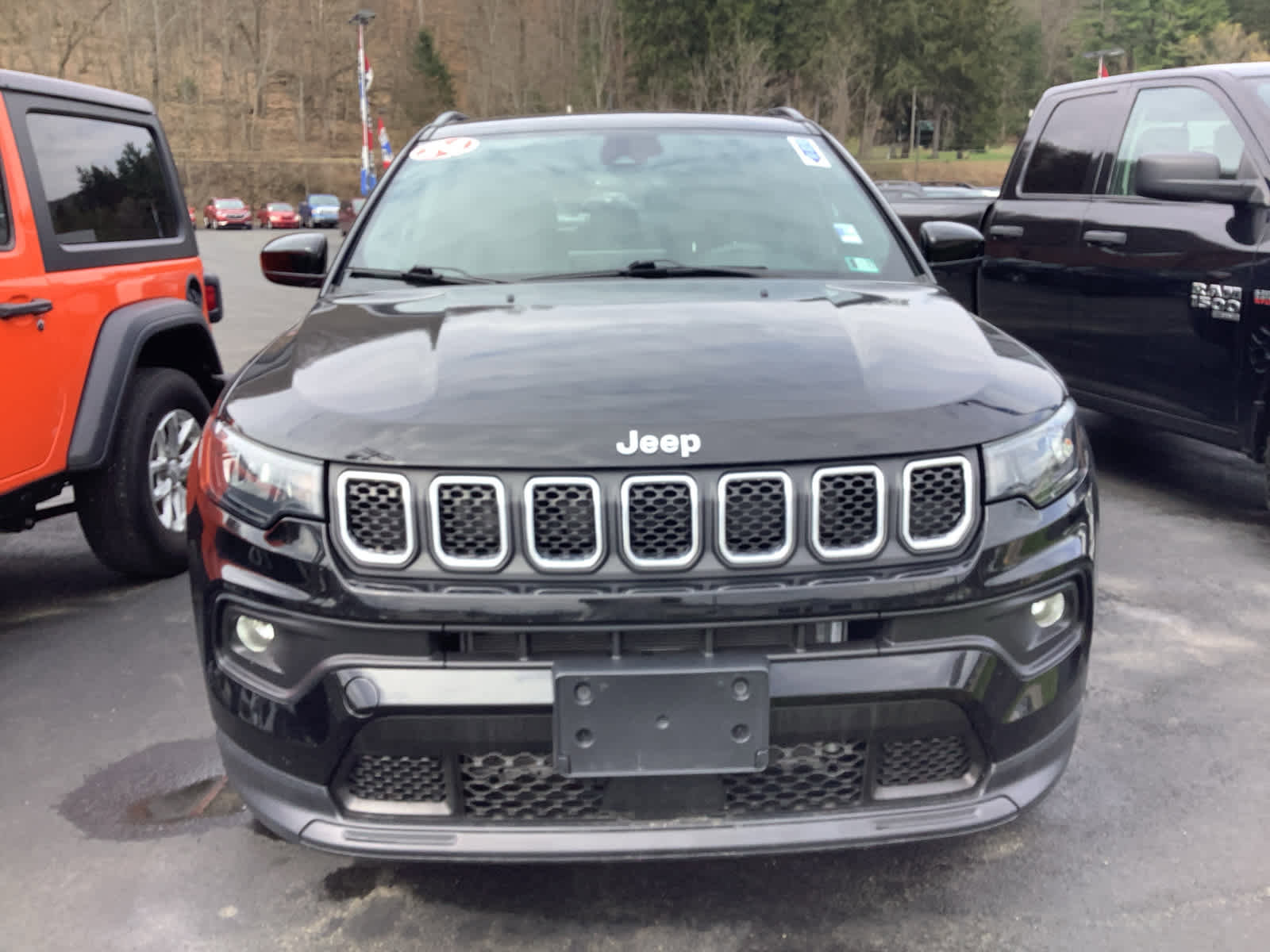 Used 2024 Jeep Compass Latitude image 5