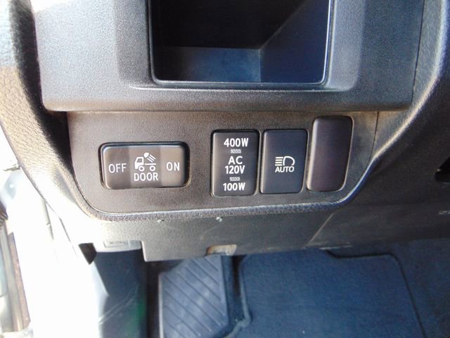 Used 2018 Toyota Tacoma TRD Sport AWD/4WD image 19