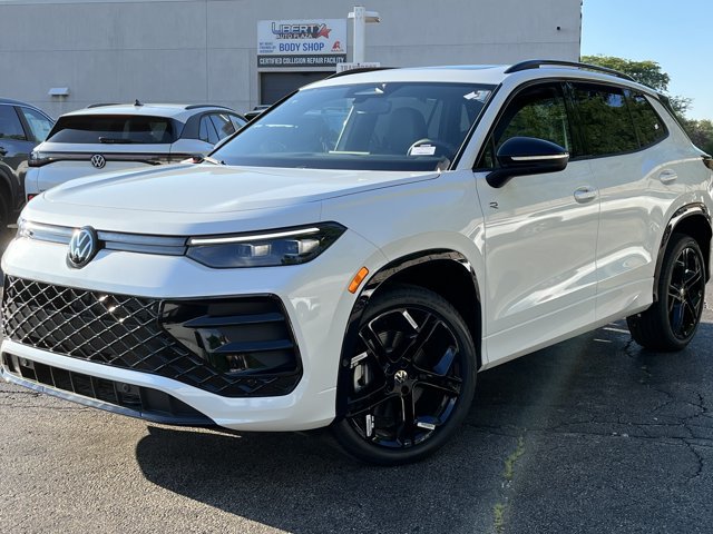 New 2026 Volkswagen Tiguan SE R-Line AWD/4WD image 23