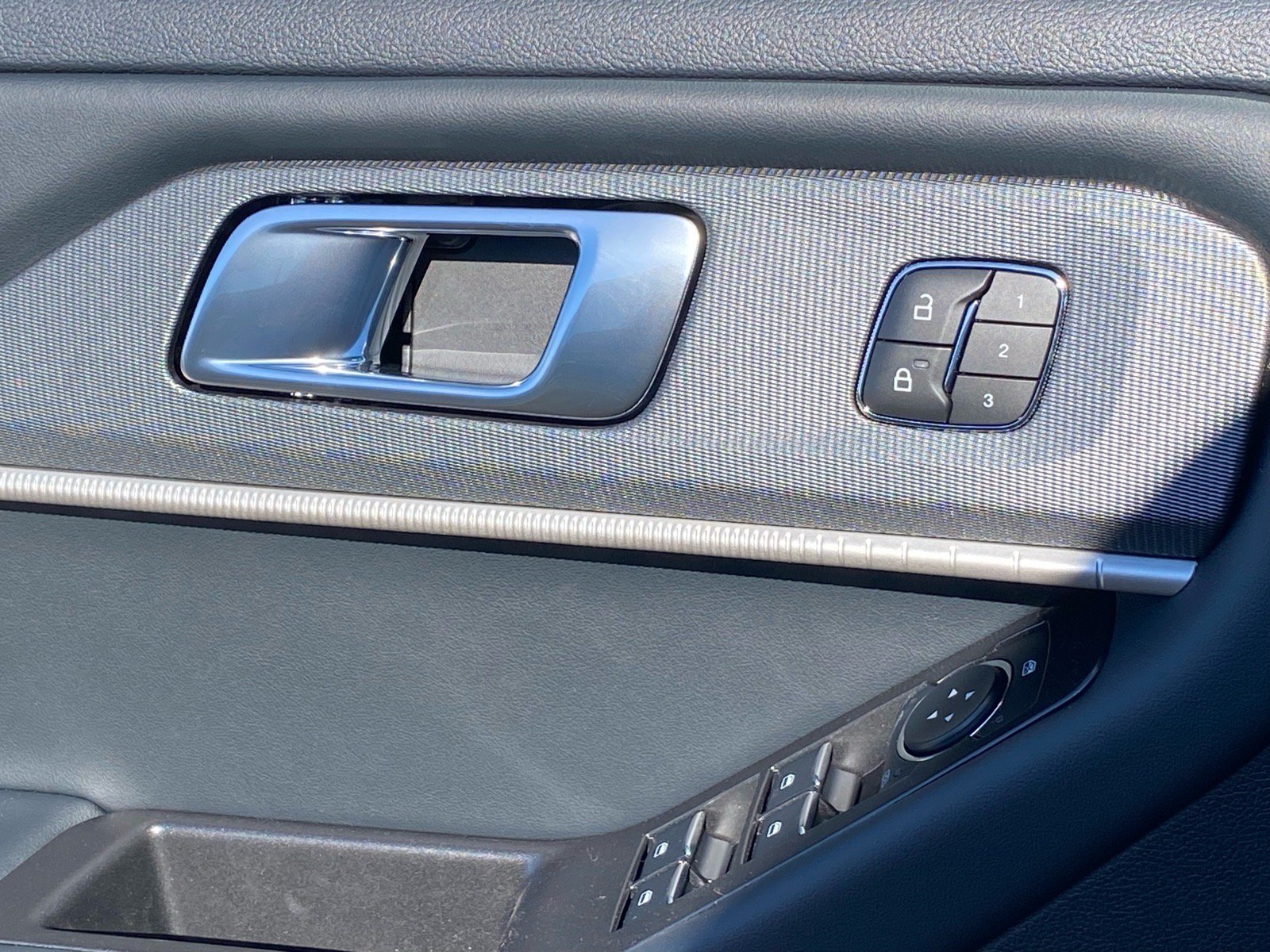 New 2026 Ford Explorer ST-Line w/ ST-Line Street Pack RWD image 12