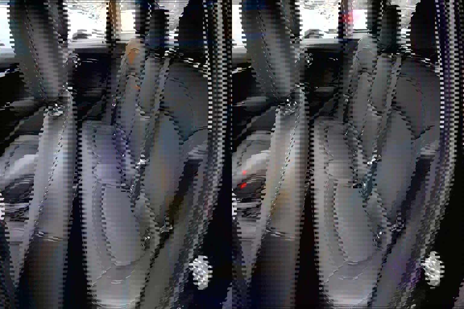 Used 2019 MINI Cooper 4-Door Hardtop w/ Premium Package image 20