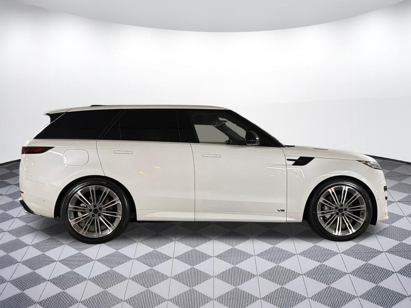 New 2026 Land Rover Range Rover Sport Dynamic SE AWD/4WD image 8