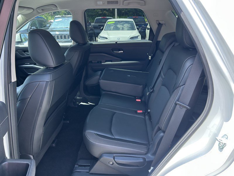 Used 2023 Nissan Pathfinder SL w/ Lighting Package (N92) AWD/4WD image 20