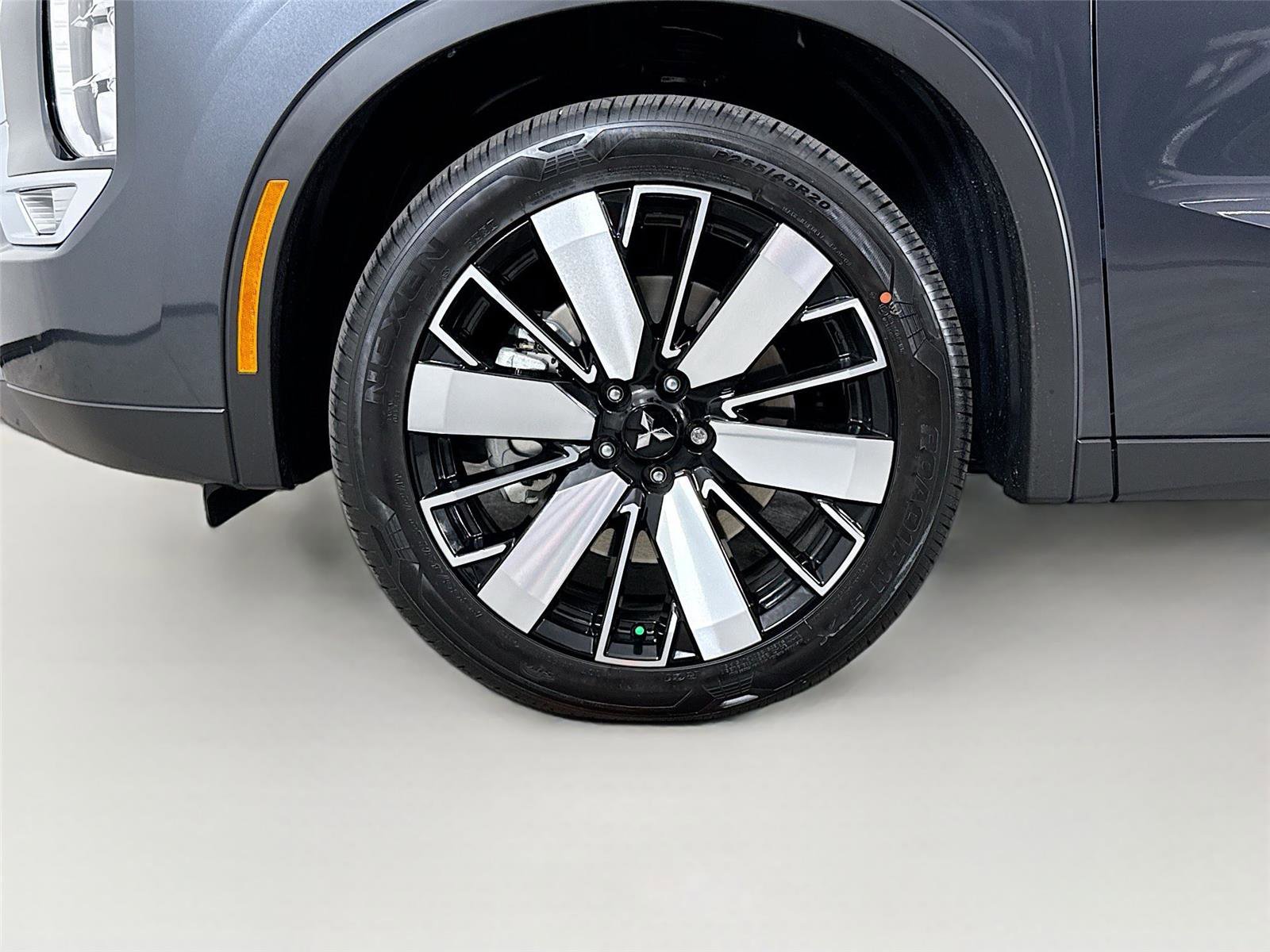 New 2026 Mitsubishi Outlander SE image 30